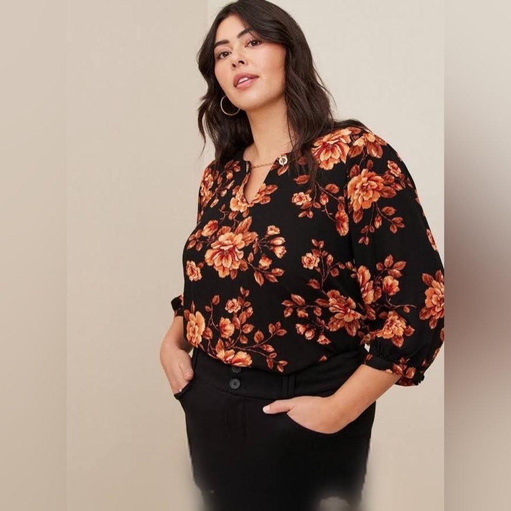 Torrid | Crepe Blouse with Chain (Size 1)